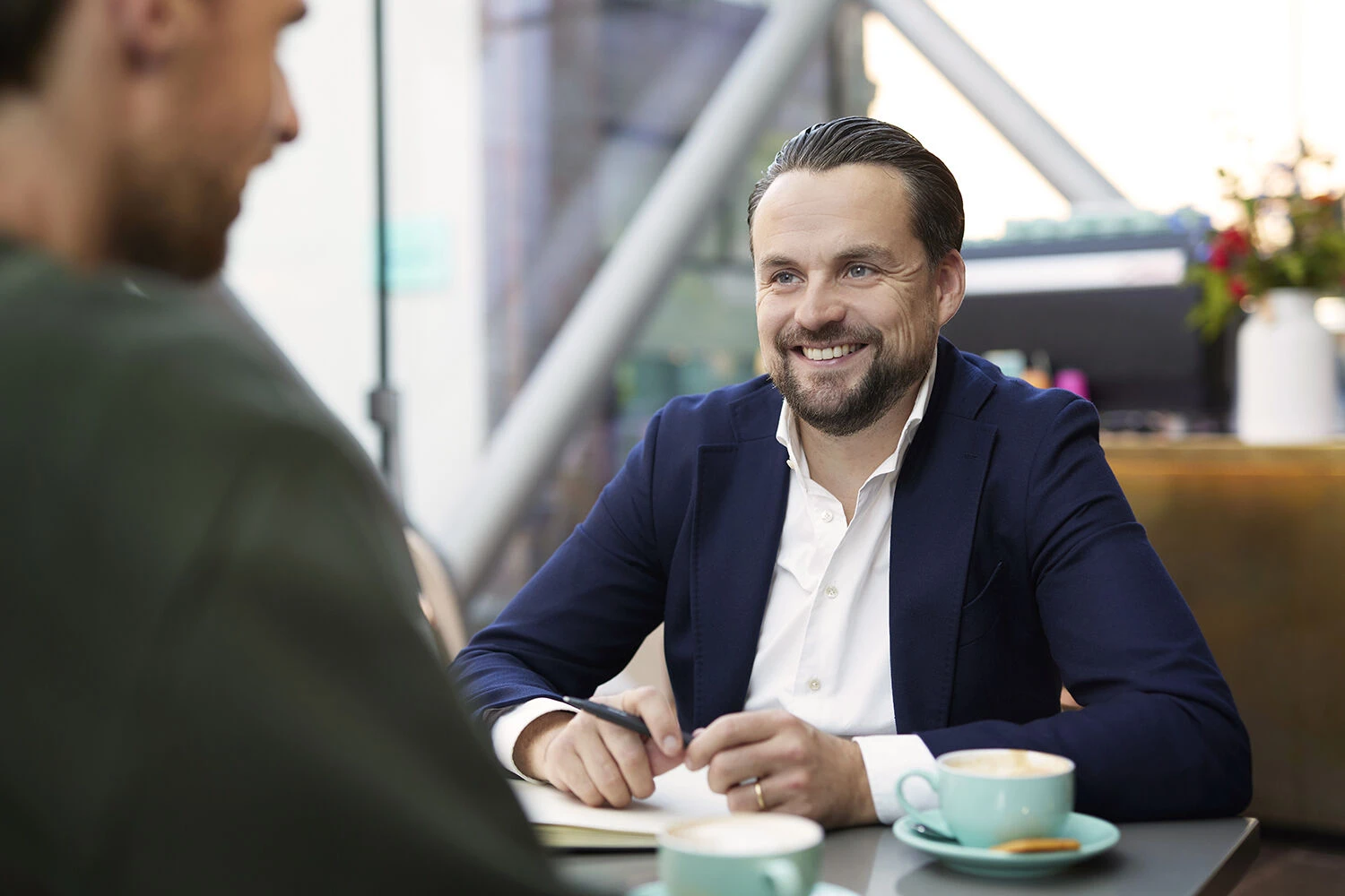 Finance professional in gesprek met MPT Consultancy